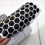 برچسب لچکی عقب طرح لانه زنبوری60*15 - Image 3