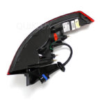 چراغ خطر عقب تارا طرح خطی جدید ( ایساکو ) روی گلگیر سمت شاگرد