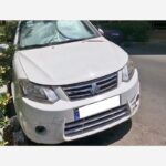 زه استیل جلو پنجره ساینا